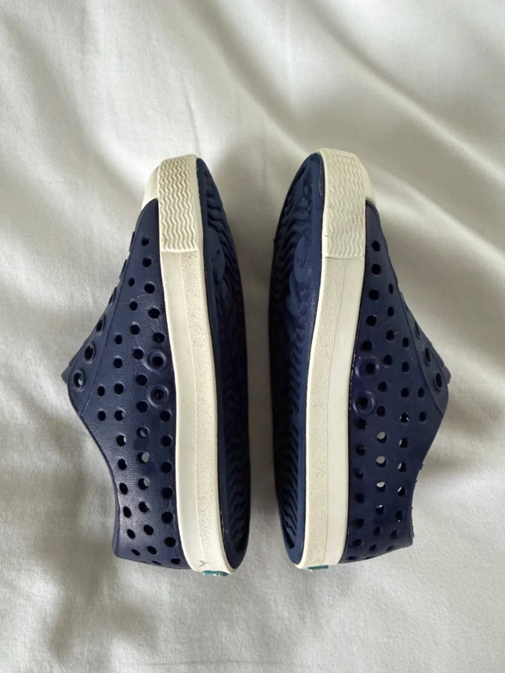 Native Jefferson Toddler Navy and White Water Shoes Size C5 Unisex